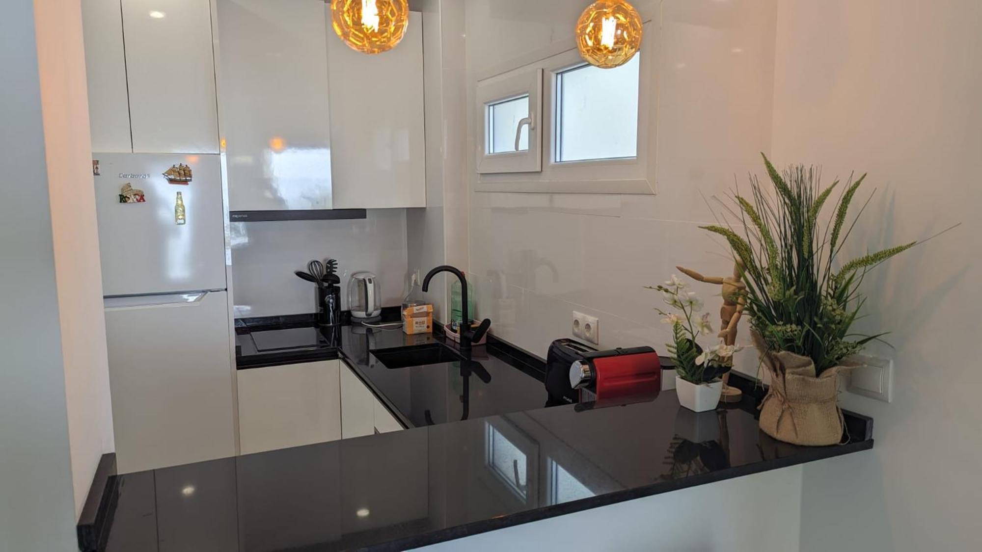 Comfortable Studio In Marbella With Sea Views Buitenkant foto