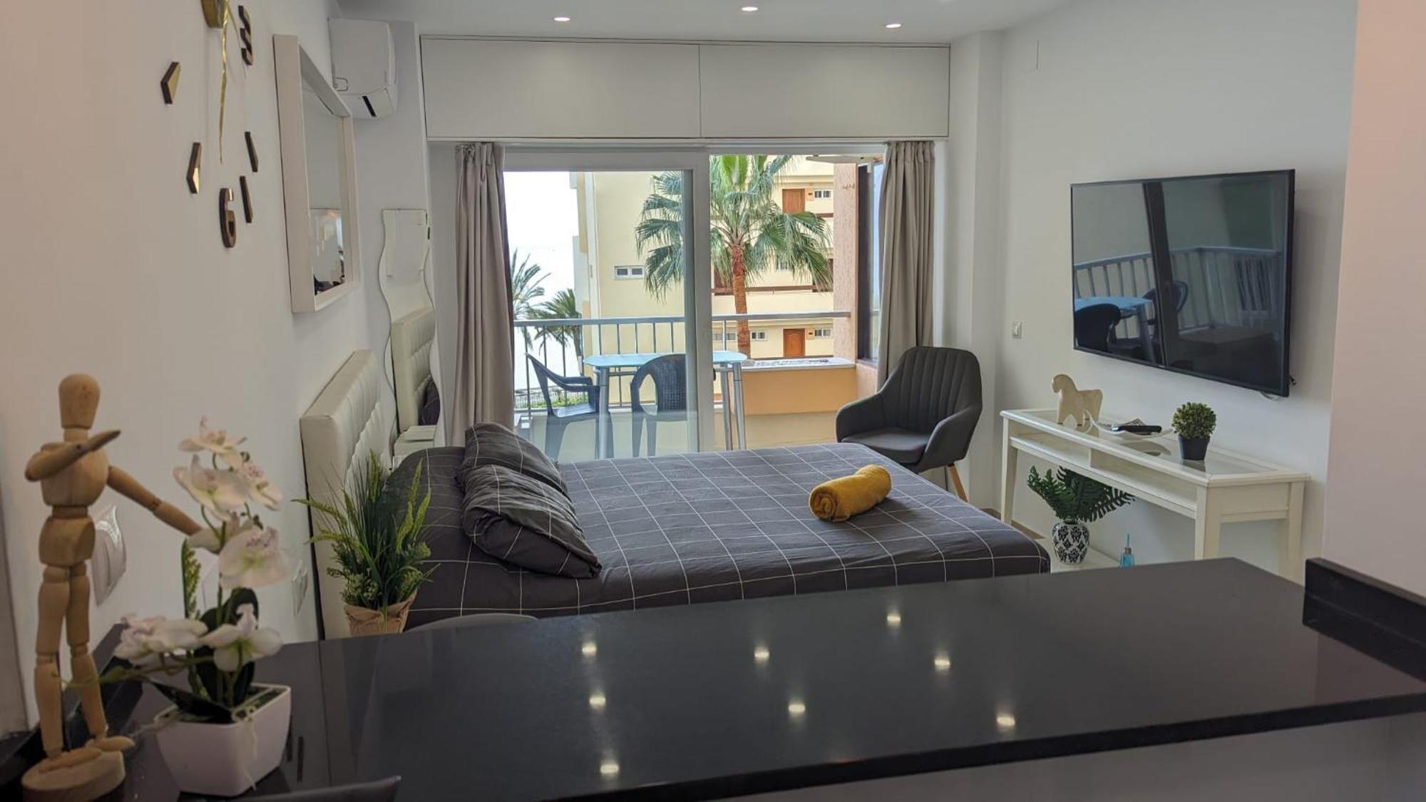 Comfortable Studio In Marbella With Sea Views Buitenkant foto
